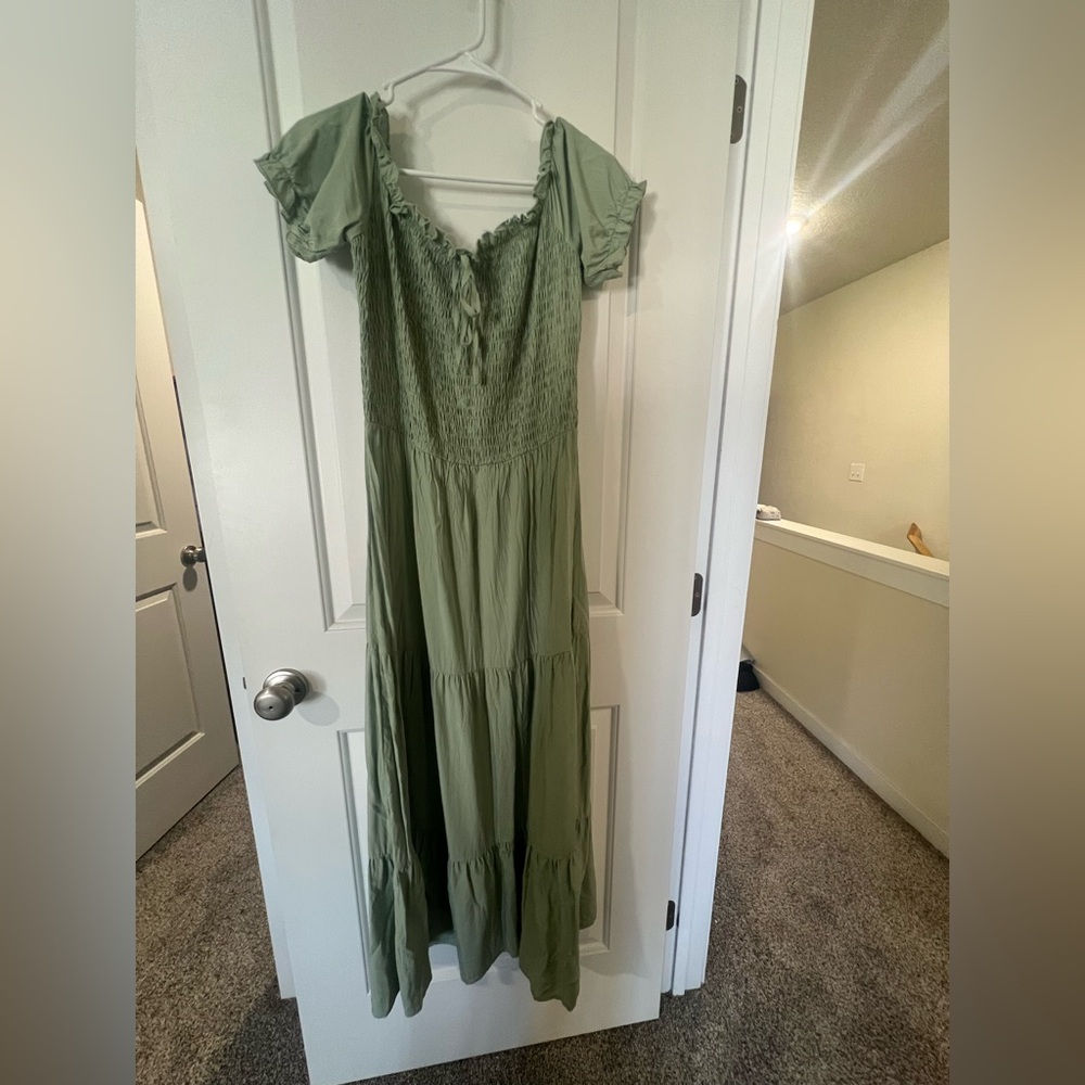 Elegant Green Puff Sleeve Dress